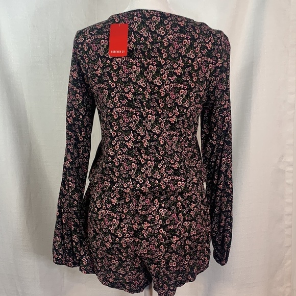 Forever 21 Black Floral Long Sleeved Romper- NWT - Picture 8 of 13